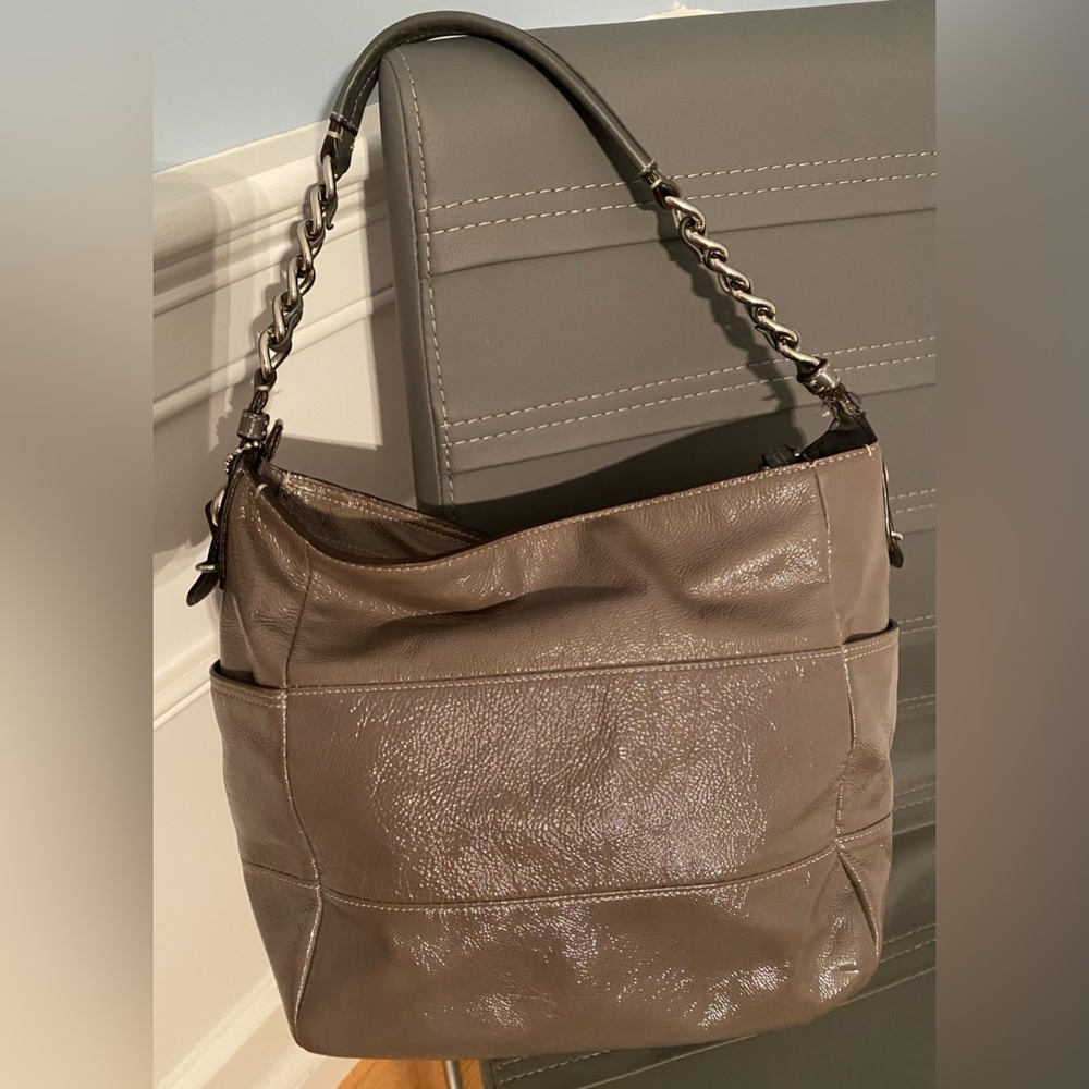 Coach Tribeca Madison - 14118. Gray Patent Leather. Size: OS - Picture 10 of 11